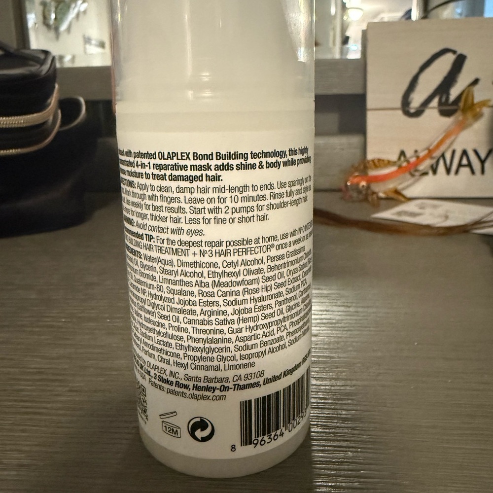 Olaplex #8 - Picture 2 of 3